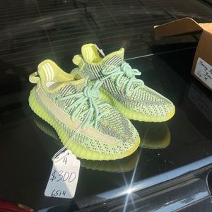 Yeezy Boost 350 V2
